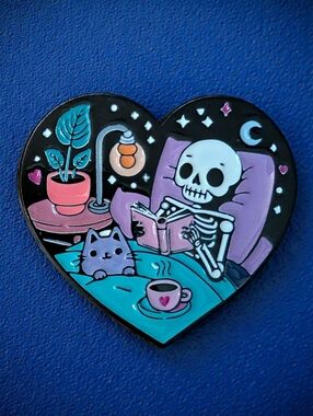 Heart-Shaped Skeleton Reading Enamel Pin - Pastel Teal & Lavender